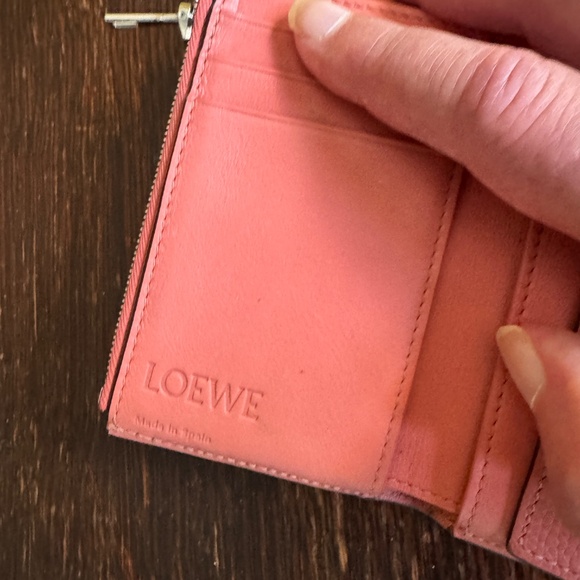 Loewe Coral Pink Leather Compact Bifold Wallet with Anagram Clip EUC - Picture 7 of 9